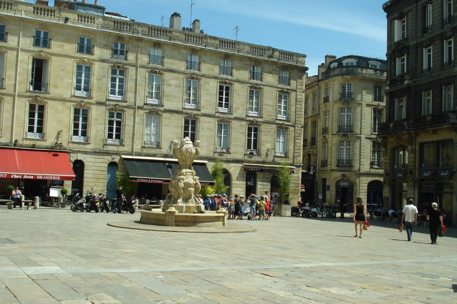 Place du Parlement y Saint-Pierre en Burdeos