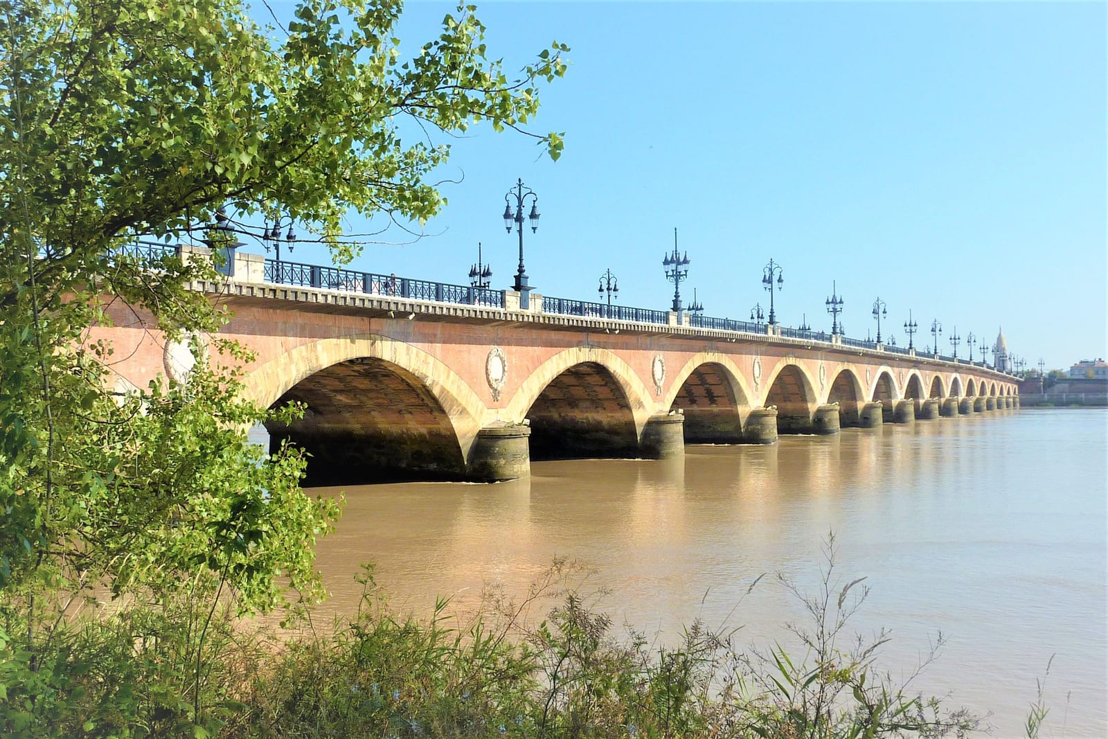 Pont de Pierre (Puente de Piedra) en Burdeos